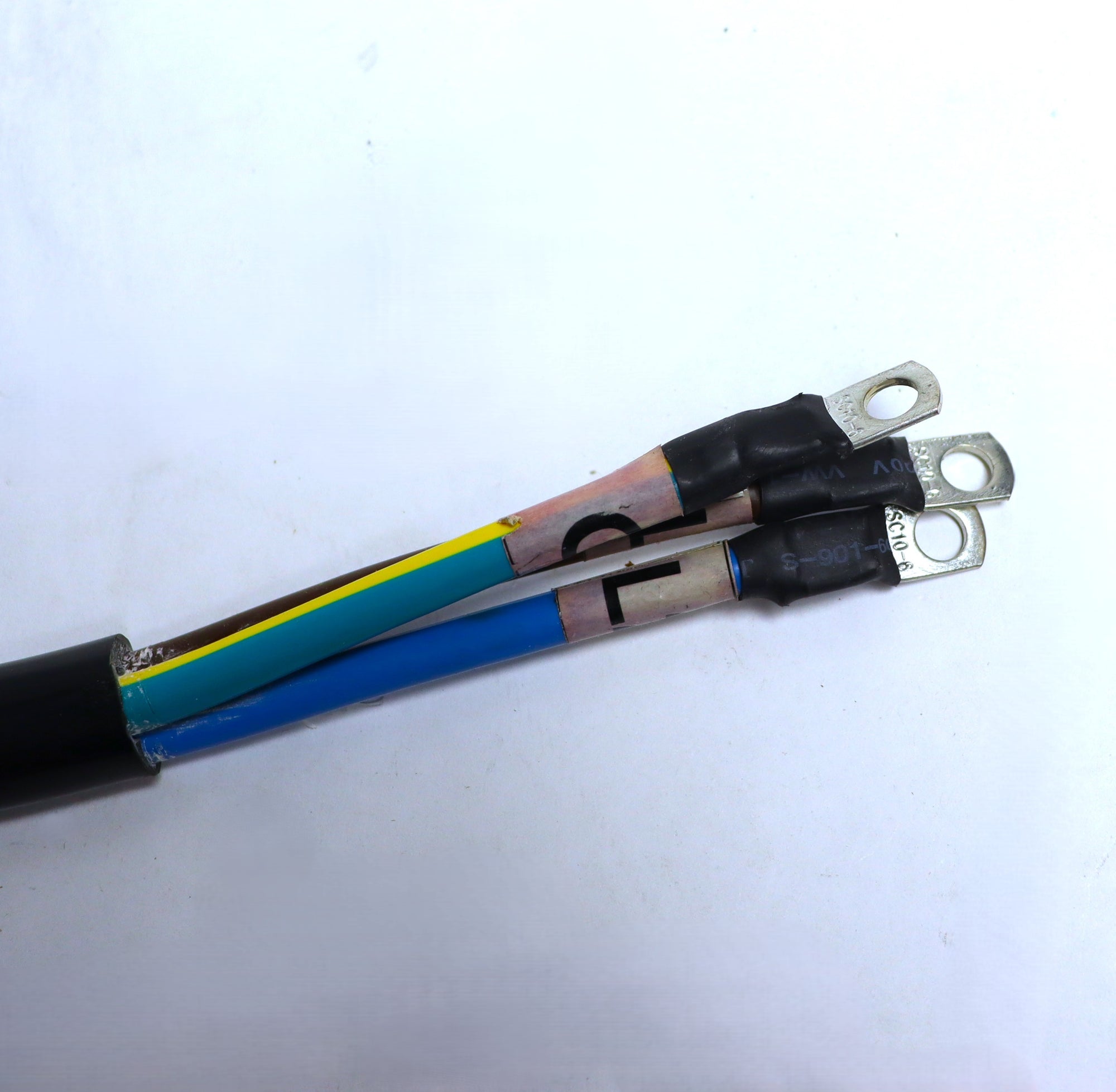 Xtreme Power Conversion 50A 240V Single Phase Basic PDU (XPD35)