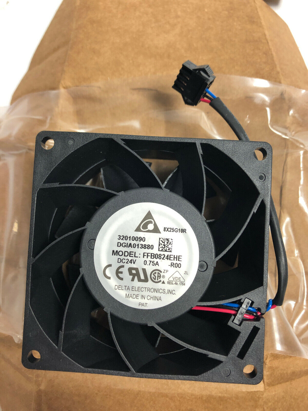 Delta Electronics / FFB0824EHE / DC 24V 9.6W 84.1C.F.M Cooling Fan (32010090)