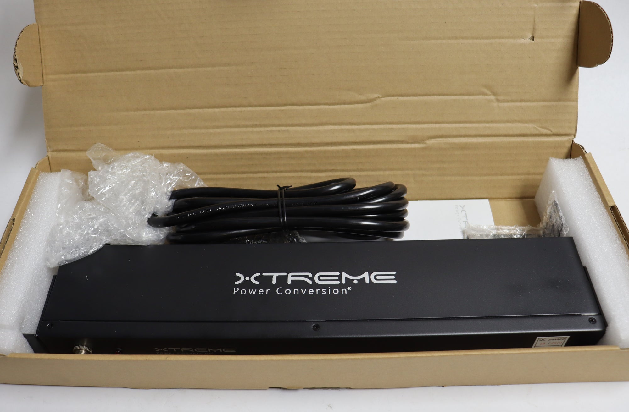 Xtreme Power Conversion XPD815HV 120V Basic PDU