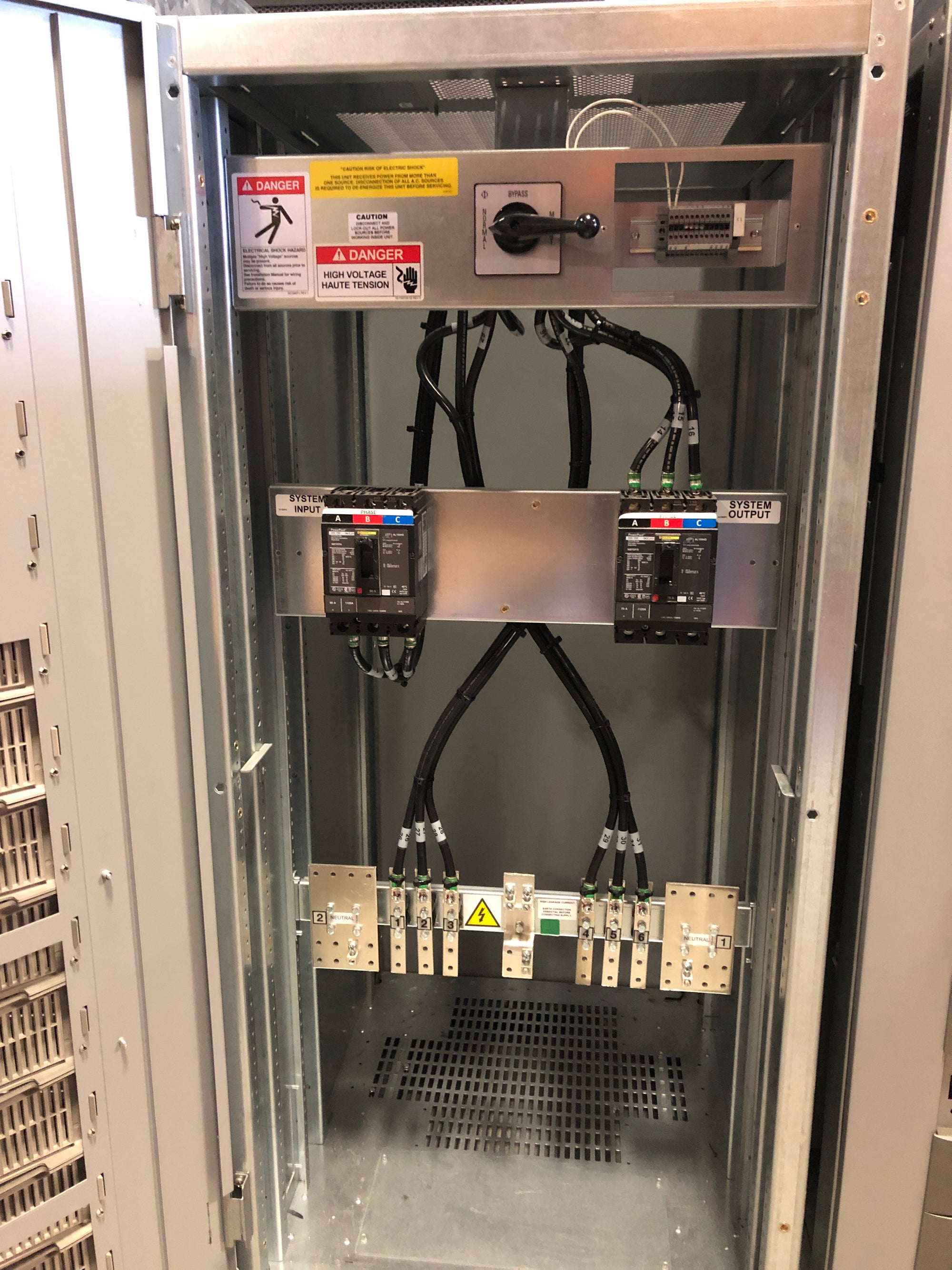 Liebert NX External Maintenance Bypass Cabinet