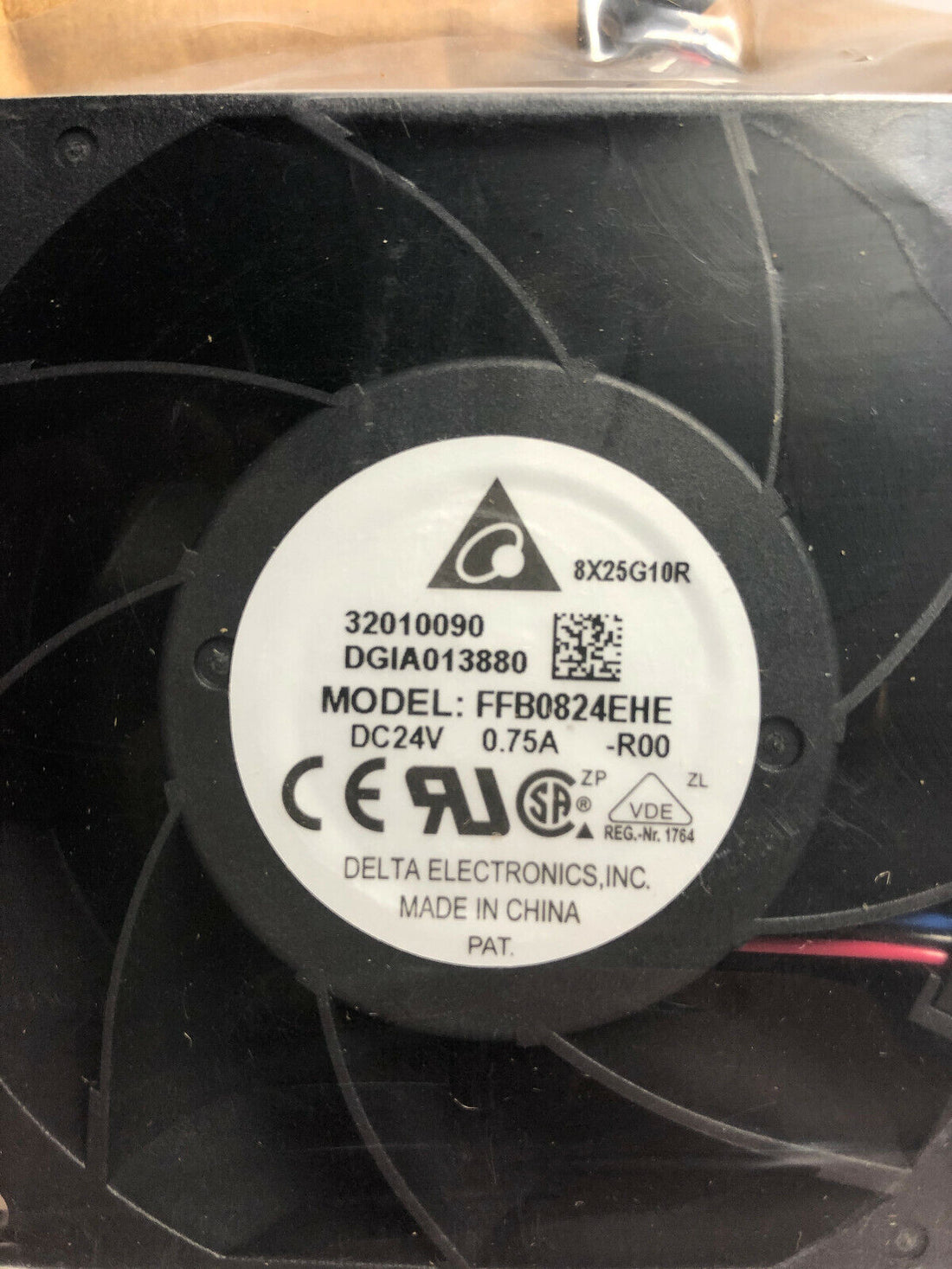 Delta Electronics / FFB0824EHE / DC 24V 9.6W 84.1C.F.M Cooling Fan (32010090)